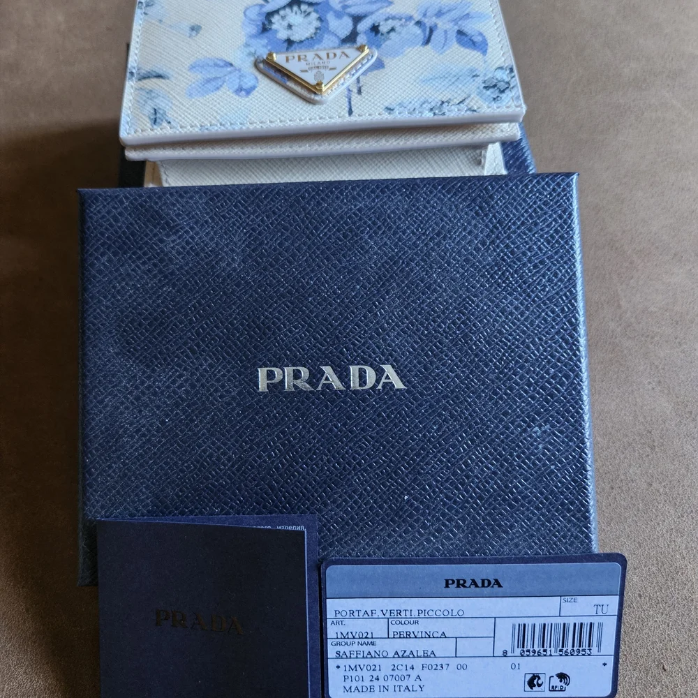 NWT. Prada Floral Wallet in Cream and Blue - Picture 6 of 7
